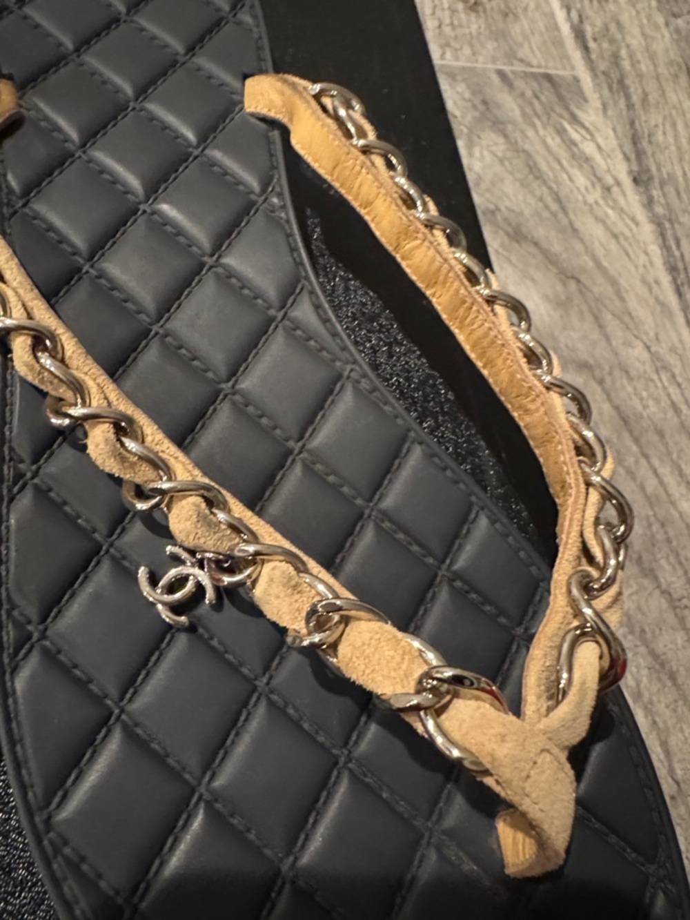 CHANEL blue and Tan Chain-Trim Flat Sandals - Picture 3 of 6